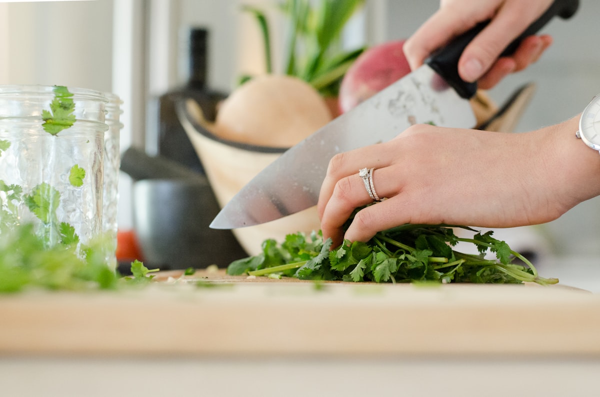Professional nutrition consultation with dietitian and client